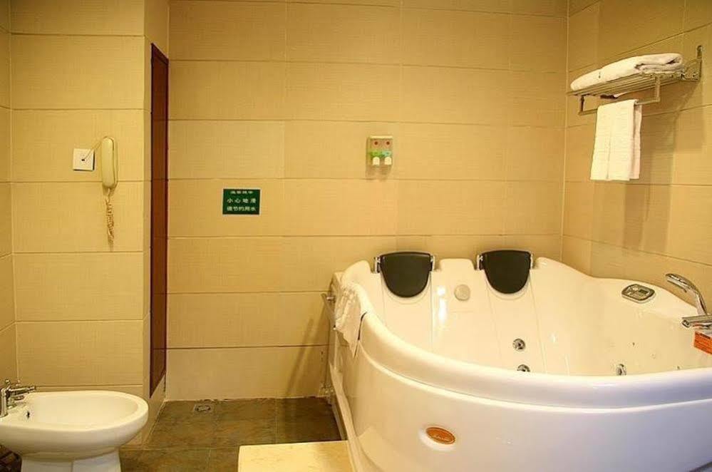 Guifu Holiday Hotel Yangshuo Buitenkant foto